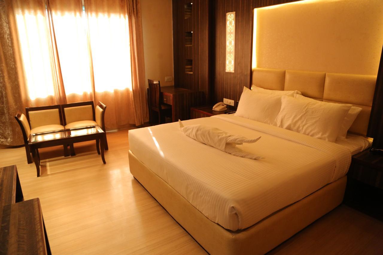 Hotel Riyasat Ludhiana Exterior photo